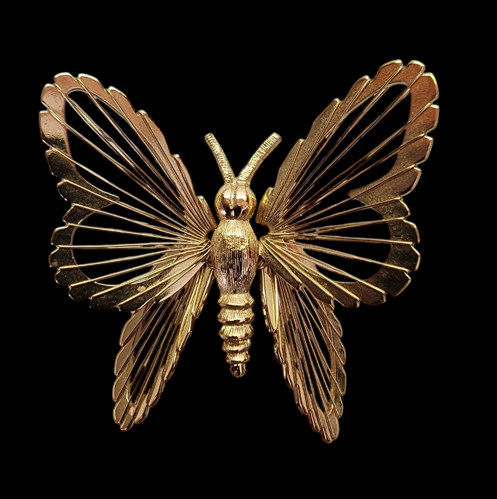 Vintage MONET Gold Tone Metal Butterfly Brooch Pin